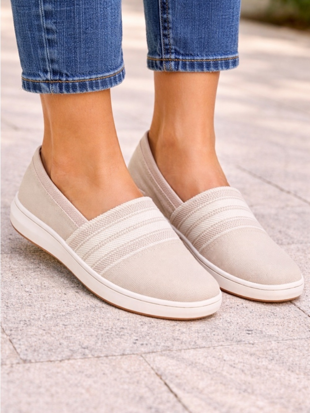 Clarks NWT Breeze Sky Mist Cloudstepper slip on shoes sand tan women’s 10